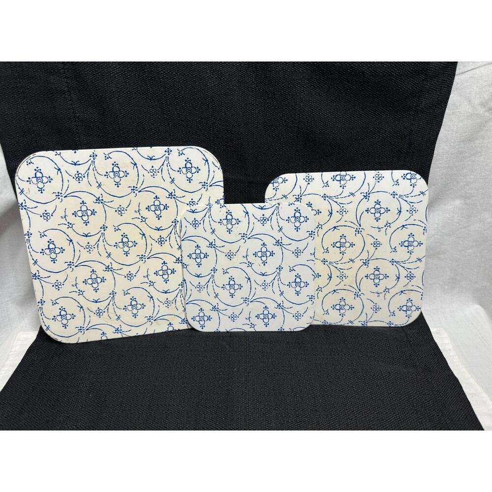 Vintage Retro Metal Enamel Kitchen Trivet Blue White Chinoiserie Flower 3